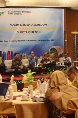 Focus Group Discussion [ FGD ] Inflasi dan Pembangunan Daerah di Kota Cirebon